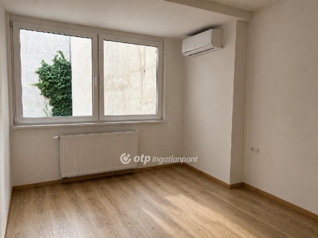 Eladó téglalakás, Budapesten, VI. kerületben 105 M Ft, 3 szobás