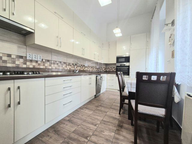 Eladó téglalakás, Budapesten, VIII. kerületben 99 M Ft, 3 szobás