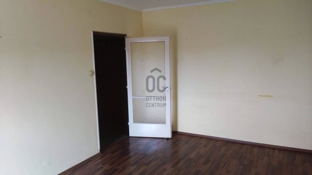 Eladó téglalakás, Szombathelyen, Barátság utcában 32.9 M Ft
