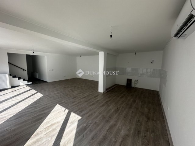 Eladó téglalakás, Pellérden 149.9 M Ft, 5 szobás