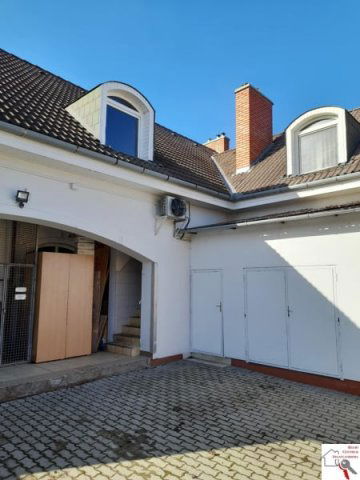 Eladó családi ház, Dombóváron 115 M Ft, 4+4 szobás