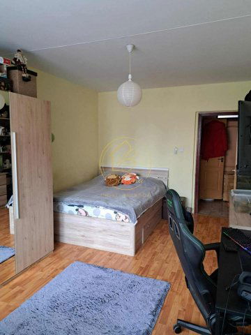 Eladó panellakás, Pécsett 47.5 M Ft, 2 szobás