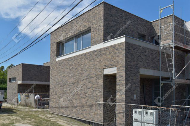 Eladó ikerház, Szegeden 148 M Ft, 4 szobás / költözzbe.hu