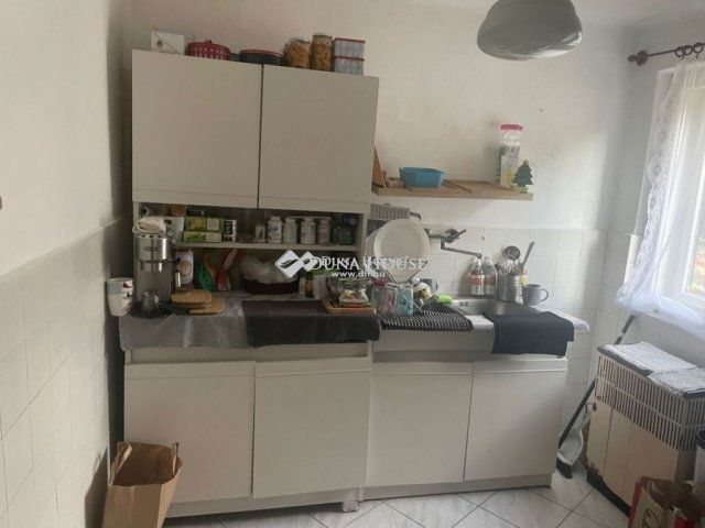 Eladó családi ház, Budaörsön 59.9 M Ft, 2 szobás