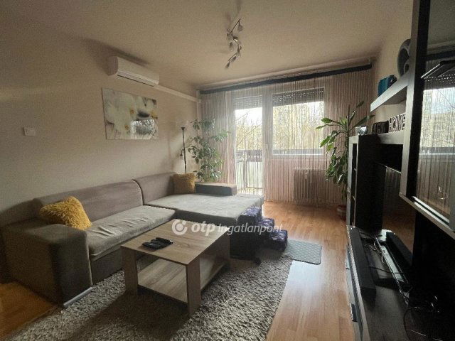 Eladó panellakás, Nyíregyházán 45.5 M Ft, 2 szobás