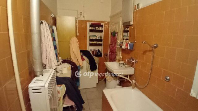 Eladó téglalakás, Budapesten, VI. kerületben 89.9 M Ft, 2 szobás