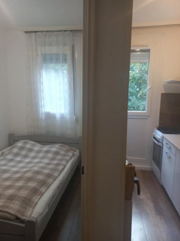 Eladó panellakás, Pécsett 40.5 M Ft, 1+1 szobás