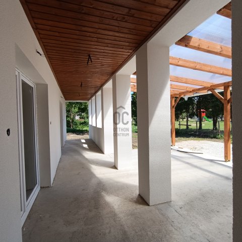 Eladó családi ház, Eszteregnyén 39.9 M Ft, 4 szobás