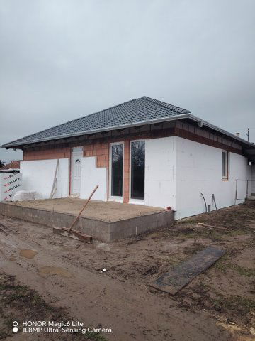 Eladó ikerház, Kakucson 85 M Ft, 4 szobás / költözzbe.hu