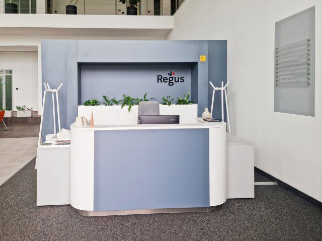 Kiadó iroda, Szentendrén, Dobogókői úton 141 E Ft / hó