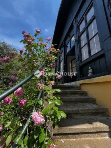 Eladó téglalakás, Visegrádon 109.8 M Ft, 2 szobás