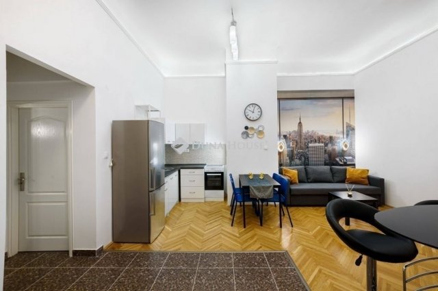 Eladó téglalakás, Budapesten, V. kerületben 75 M Ft, 2 szobás