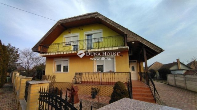 Eladó családi ház, Tóalmáson 85.9 M Ft, 5 szobás