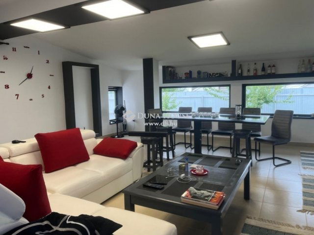 Eladó ipari ingatlan, Szentlőrinckátán 89.54 M Ft