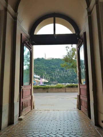 Eladó téglalakás, Budapesten, V. kerületben 115 M Ft, 2 szobás