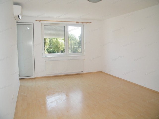 Kiadó téglalakás, albérlet, Kecskeméten 150 E Ft / hó