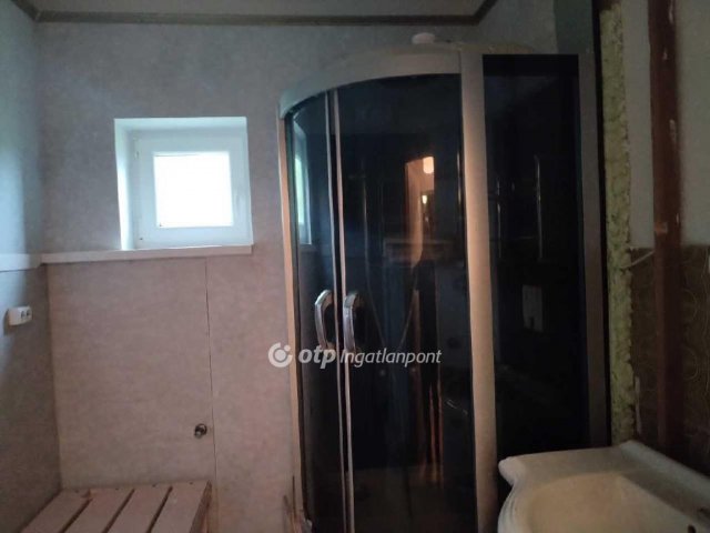 Eladó családi ház, Enyingen 38 M Ft, 4 szobás