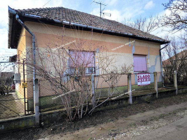 Eladó családi ház, Nagykörűn, Arany János úton 13.9 M Ft