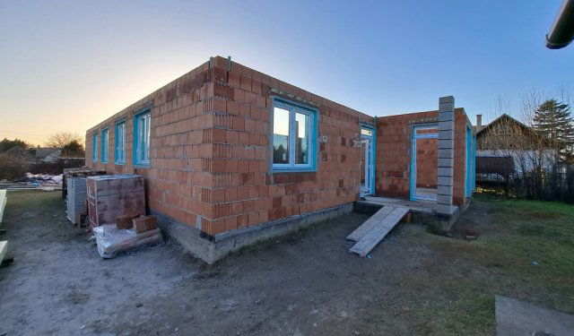 Eladó családi ház, Pilisen 52 M Ft, 4 szobás