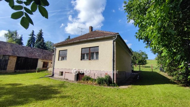 Eladó családi ház, Zalaszentgróton 29.9 M Ft, 3 szobás