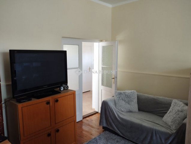 Eladó családi ház, Mikepércsen 59 M Ft, 2 szobás