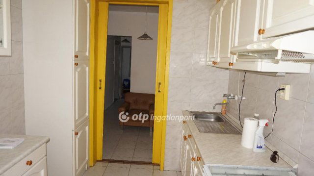 Eladó téglalakás, Gyöngyösön 49.5 M Ft, 2+1 szobás