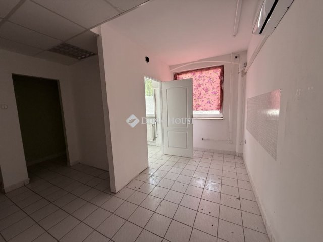 Kiadó ipari ingatlan, Nyergesújfaluban, Akácfa utcában