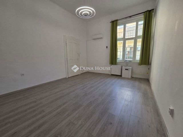 Eladó téglalakás, Budapesten, VII. kerületben 57.9 M Ft