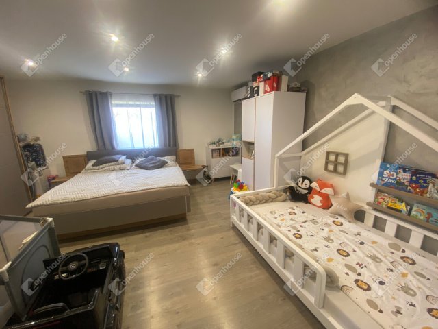 Eladó családi ház, Kapuváron 58.9 M Ft, 2 szobás