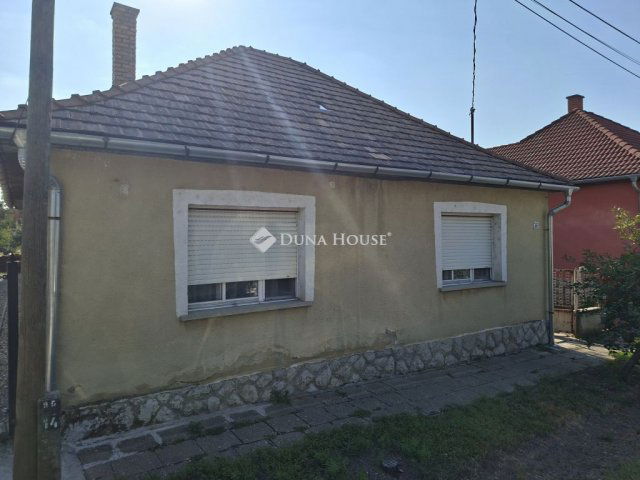 Eladó családi ház, Dombóváron 24.8 M Ft, 3 szobás