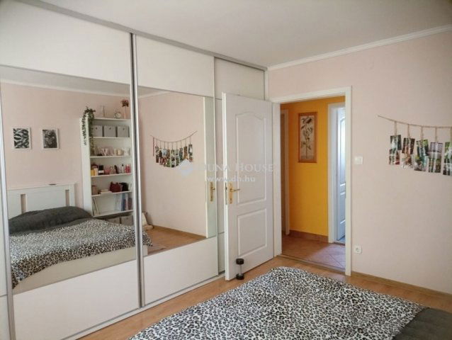 Eladó téglalakás, Teskándon 63 M Ft, 3 szobás