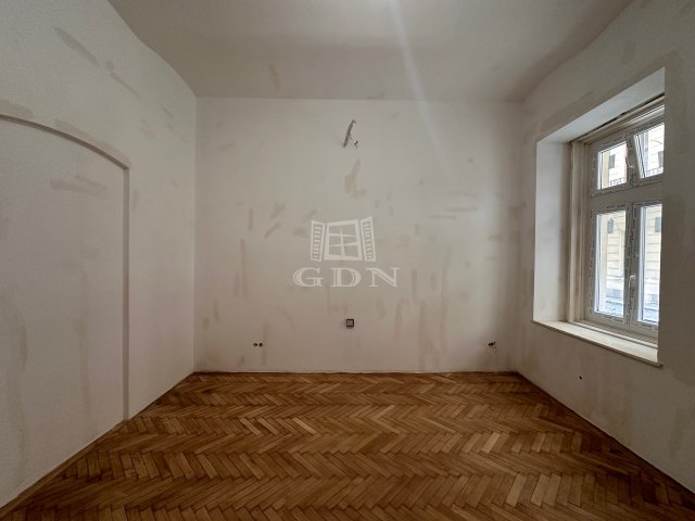 Eladó téglalakás, Budapesten, VI. kerületben 68 M Ft, 2 szobás