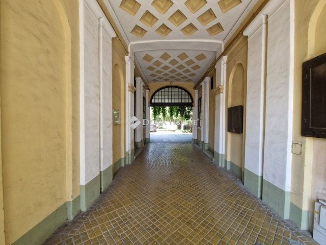 Eladó téglalakás, Baján 49.99 M Ft, 3 szobás