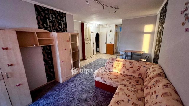 Eladó téglalakás, Egerben 53 M Ft, 2+1 szobás