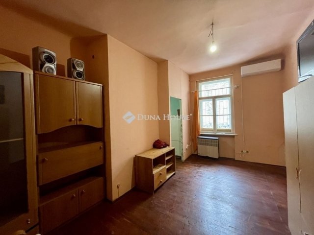 Eladó téglalakás, Budapesten, VIII. kerületben 45.5 M Ft