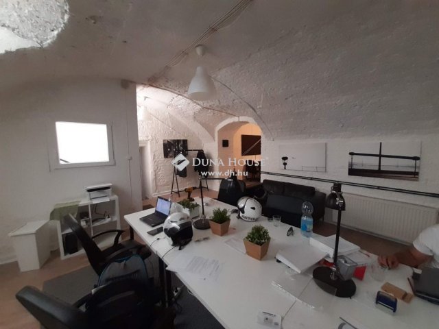 Eladó iroda, Budapesten, V. kerületben 65 M Ft