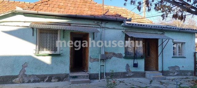 Eladó családi ház, Budaörsön 59.9 M Ft, 2 szobás