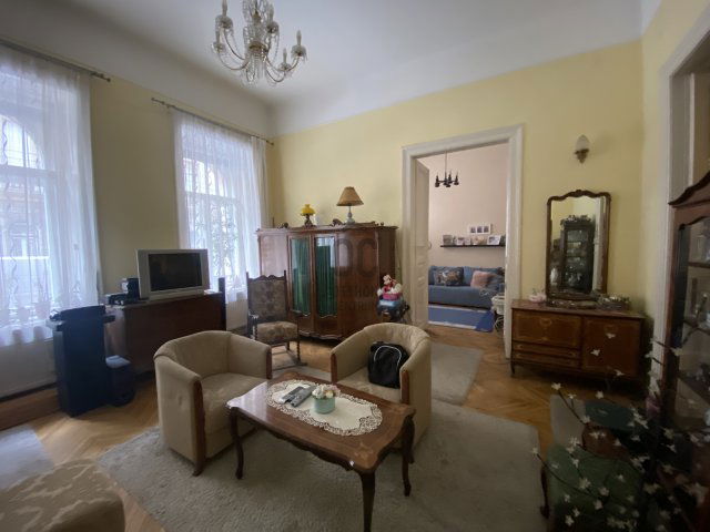 Eladó téglalakás, Budapesten, VI. kerületben, Izabella utcában