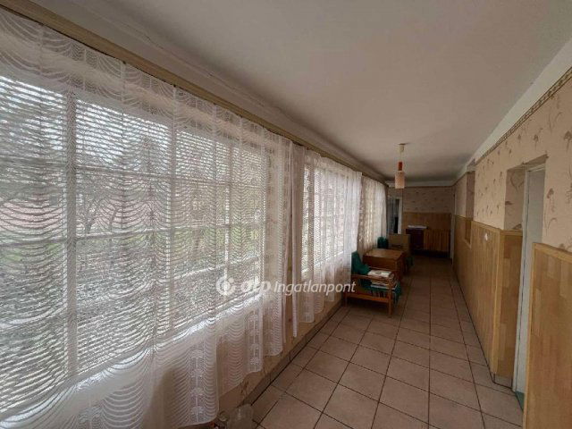 Eladó családi ház, Zsákán 8.9 M Ft, 2 szobás