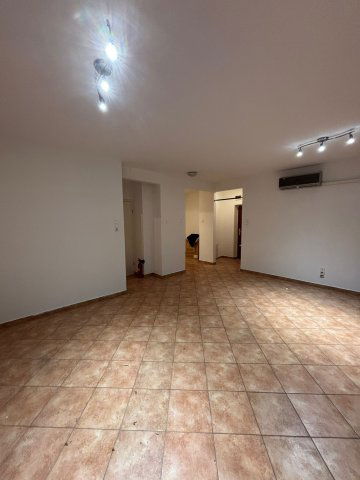 Eladó téglalakás, Budapesten, XIII. kerületben 93 M Ft, 1 szobás