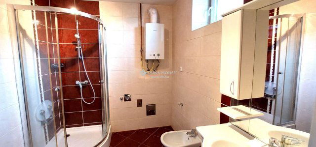 Eladó téglalakás, Szombathelyen, Kőszegi utcában 42.8 M Ft