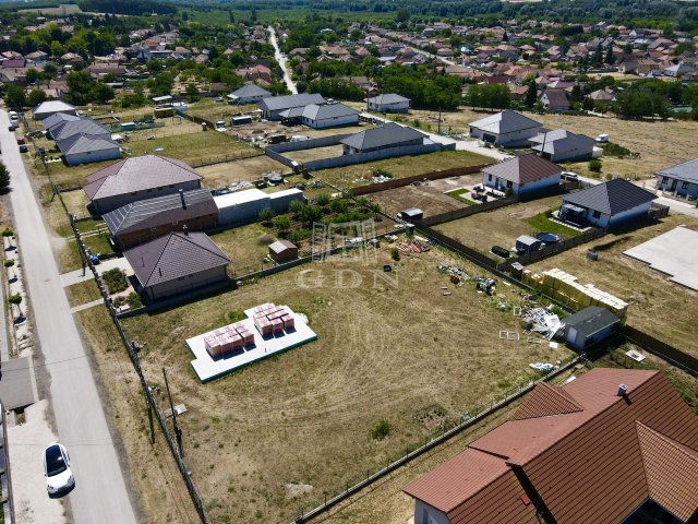 Eladó családi ház, Dányon 59.9 M Ft, 4 szobás