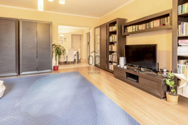 Eladó panellakás, Budapesten, III. kerületben 105 M Ft, 3 szobás