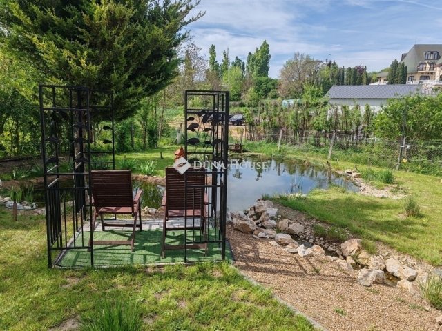 Eladó családi ház, Kápolnásnyéken 193.5 M Ft, 4 szobás