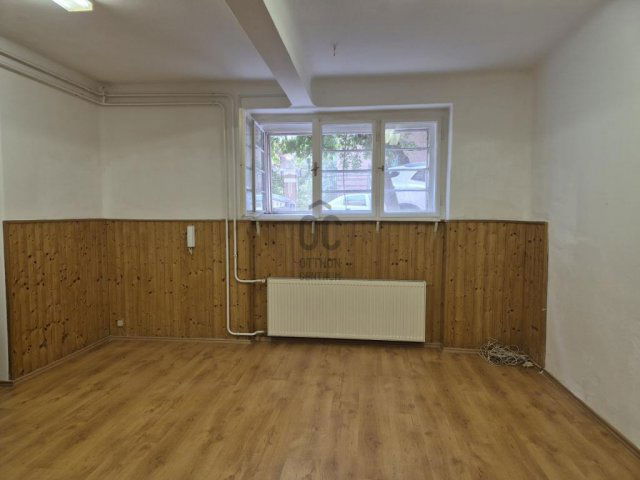 Eladó téglalakás, Pécsett 24.99 M Ft, 3 szobás