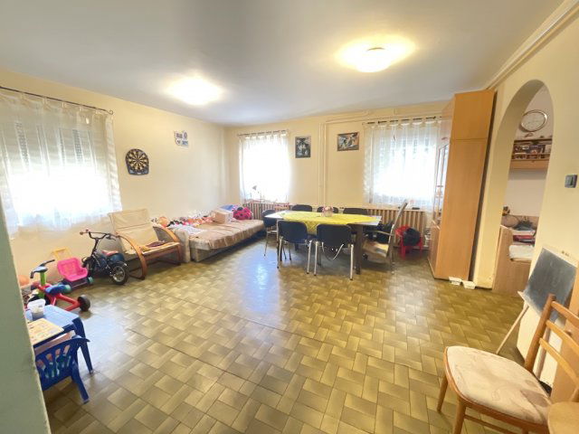 Eladó családi ház, Pakson 65 M Ft, 4 szobás