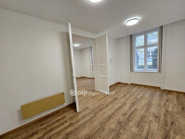 Eladó téglalakás, Kalocsán 35.9 M Ft, 2 szobás