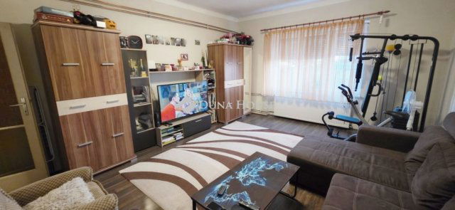 Eladó téglalakás, Szombathelyen 42 M Ft, 2 szobás