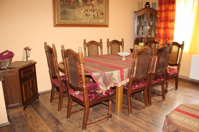 Eladó családi ház, Kőröshegyen 128 M Ft, 4+4 szobás