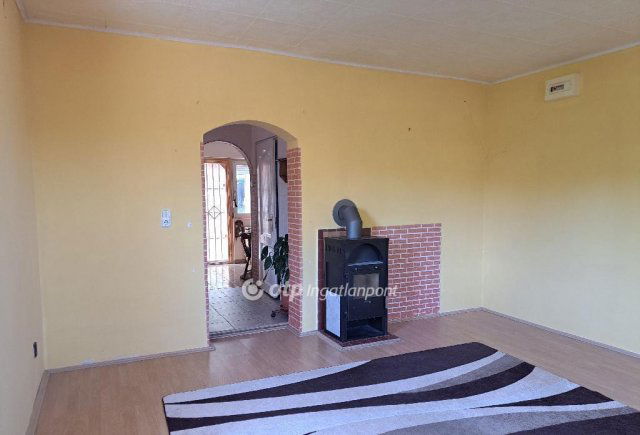 Eladó családi ház, Nagybörzsönyön 39.9 M Ft, 2+1 szobás